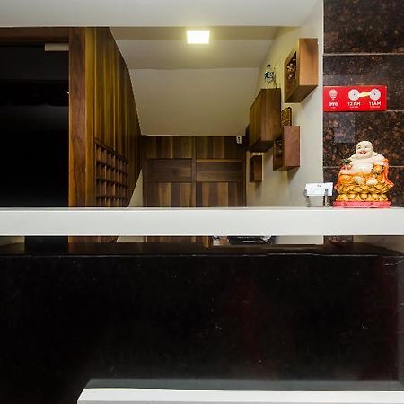 Levender Bough Hotel Мумбай Екстериор снимка