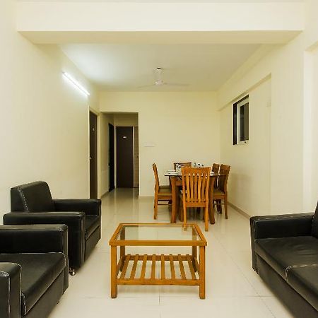 Levender Bough Hotel Мумбай Екстериор снимка