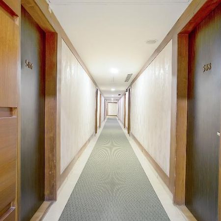 Levender Bough Hotel Мумбай Екстериор снимка