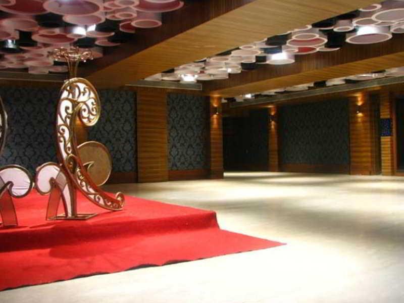 Levender Bough Hotel Мумбай Екстериор снимка