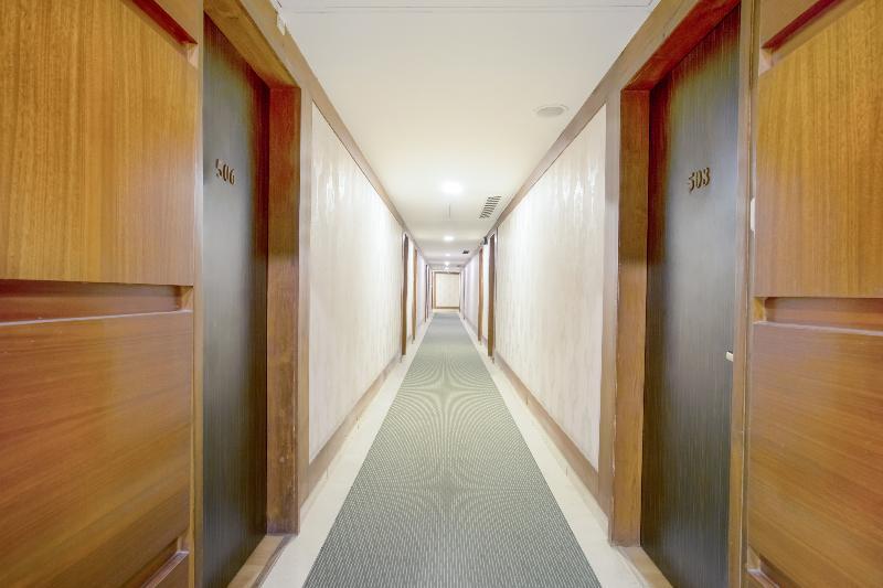 Levender Bough Hotel Мумбай Екстериор снимка