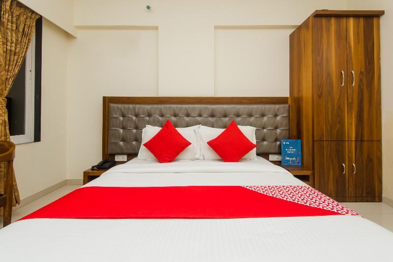 Levender Bough Hotel Мумбай Екстериор снимка