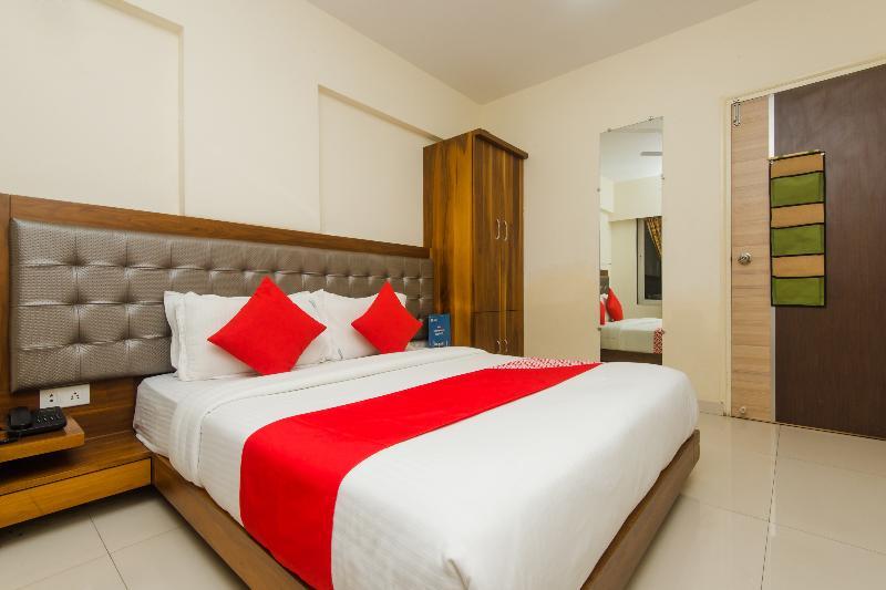 Levender Bough Hotel Мумбай Екстериор снимка